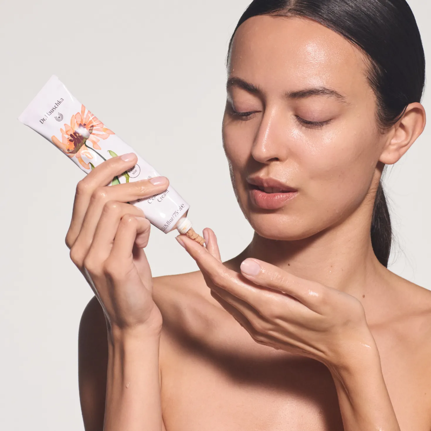 Dr. Hauschka Limited Edition Cleansing Cream - Puhdistusvoide 75 ml SÄÄSTÖKOKO