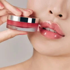 Hwarang' Omija Glow Lip Mask - Huulinaamio 15 ml