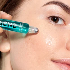 Madara Acne Acute Spot Roll-On - Täsmähoitotuote finneille 8 ml
