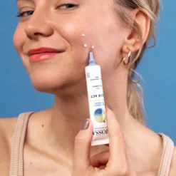 Mossa Acne Act Spot Treatment - Täsmätipat finneihin ja epäpuhtauksiin 15 ml - Päiväys 09/2026